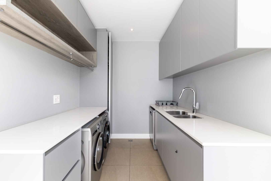5 Bedroom Property for Sale in Val De Vie Estate Western Cape